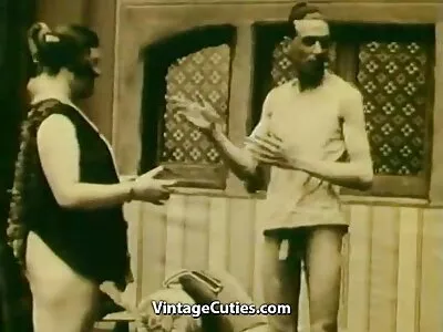 ਪਾਸ਼ ਚਿਕ ਹਰ ਸੰਭਵ ਪੋਜ਼ ਵਿੱਚ ਉਸ ਦੇ ਗਧੇ ਨੂੰ fucked ਪ੍ਰਾਪਤ ਕਰਦਾ ਹੈ