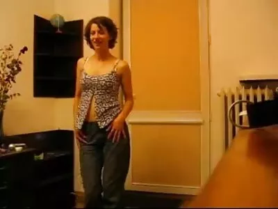 Busty brunette Alina Belle ਬਾਹਰ ਖੁਸ਼ਕਿਸਮਤ ਮੁੰਡਾ