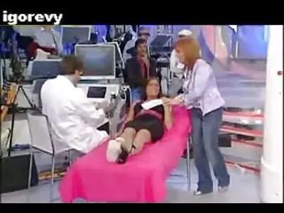 Busty ਮੰਮੀ ਨੇ ਉਸ ਦੀ cunt ਚੂਸਿਆ ਹੈ